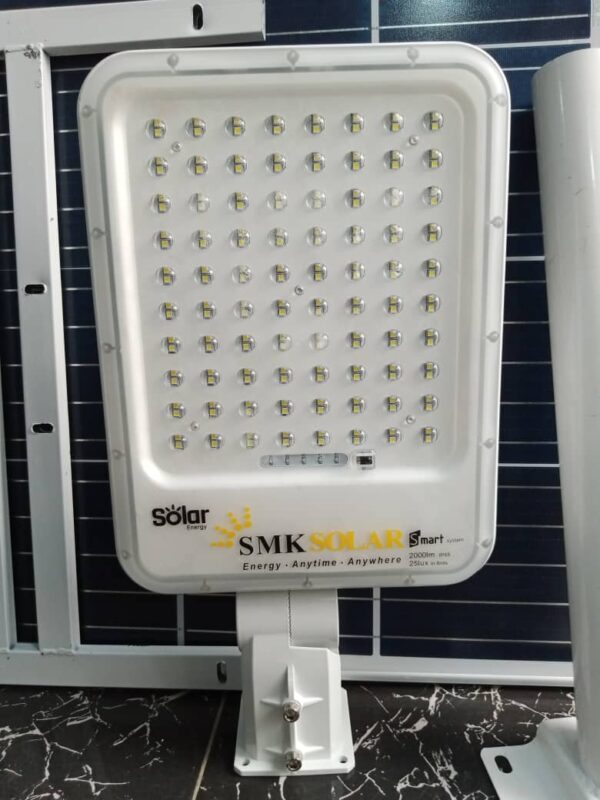 400W Super Bright Solar Street Light With Remote Control - Image 8