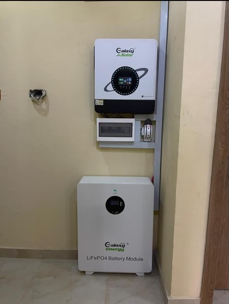 Galaxy 8.5kW inverter with 11.7kWh lithium battery and 6 550W Jinko solar panels
